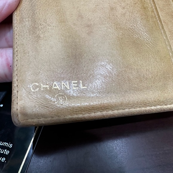 Chanel Classic Caviar Bifold Wallet – Series 9 (2004–2005) - Picture 9 of 12